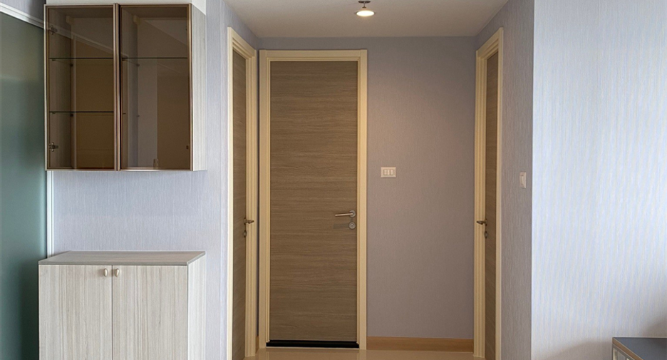 For rent 2 bedrooms condo in Yan Nawa, Bangkok