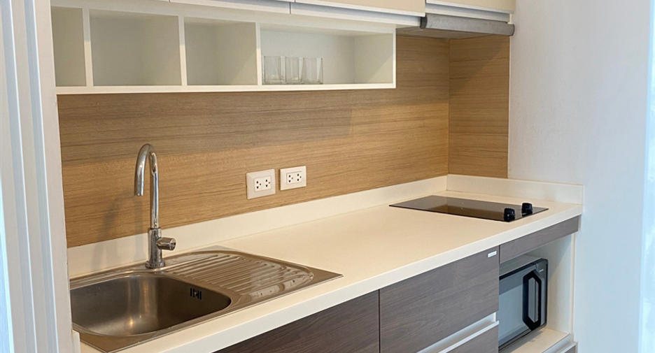 For rent 2 bedrooms condo in Yan Nawa, Bangkok
