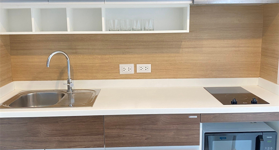 For rent 2 bedrooms condo in Yan Nawa, Bangkok