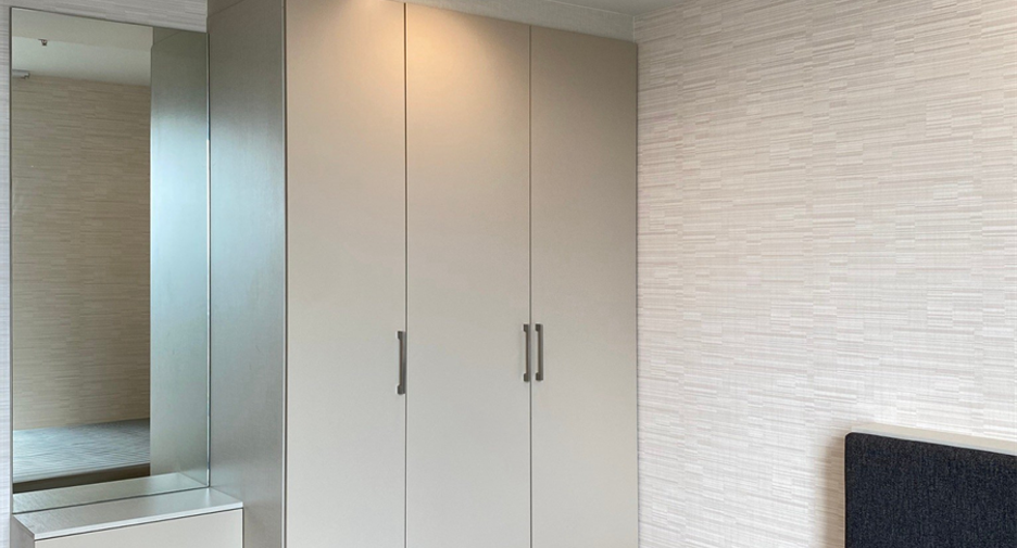 For rent 2 bedrooms condo in Yan Nawa, Bangkok