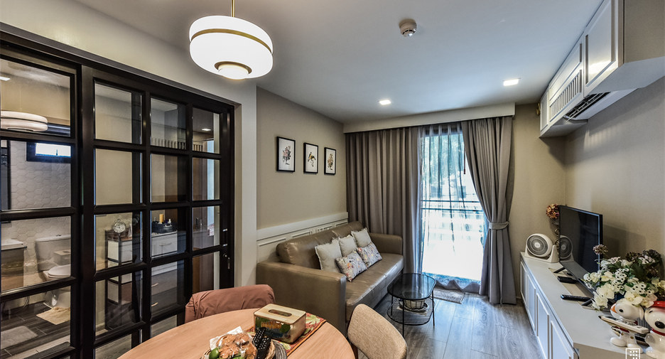 For rent 2 bedrooms condo in Pathum Wan, Bangkok