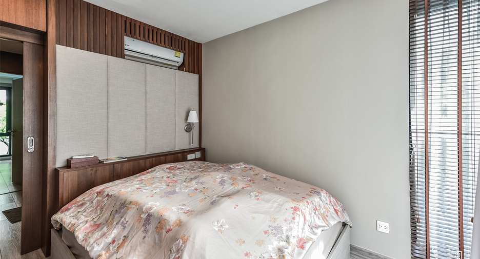 For rent 2 bedrooms condo in Pathum Wan, Bangkok