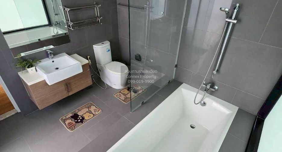 For rent 2 bedrooms condo in Sathon, Bangkok