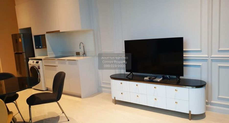 For rent 2 bedrooms condo in Bang Rak, Bangkok