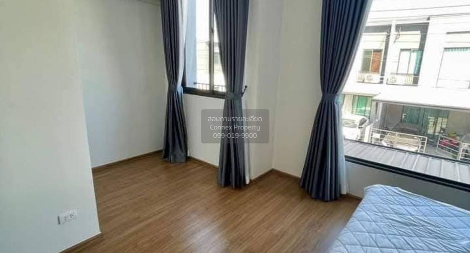 For rent 3 bedrooms townhouse in Bang Phli, Samut Prakan
