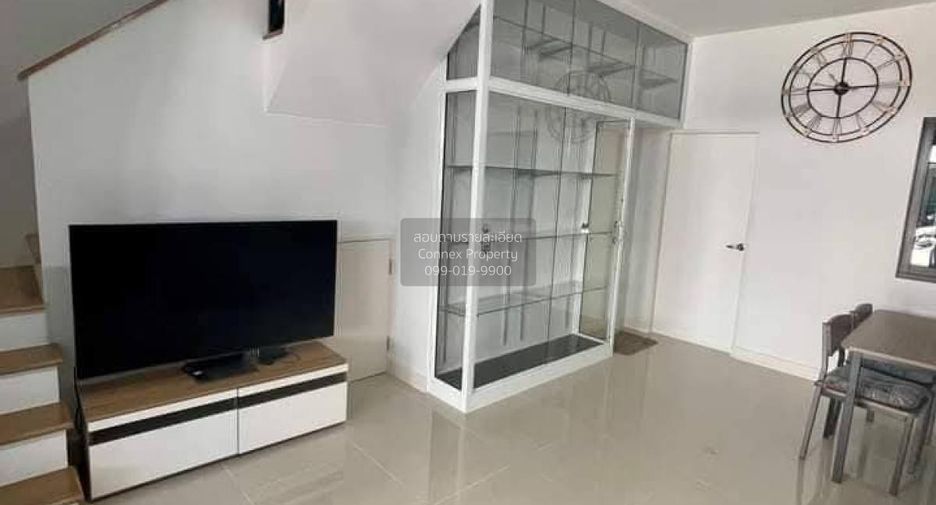For rent 3 bedrooms townhouse in Bang Phli, Samut Prakan