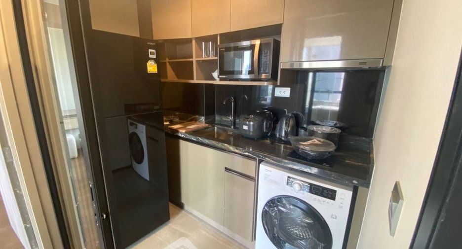 For sale 1 bed condo in Khlong Toei, Bangkok