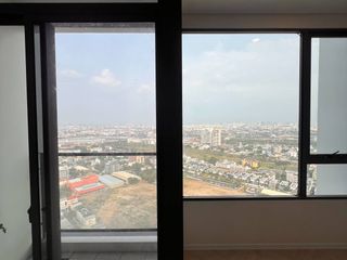 For sale 1 bed condo in Khan Na Yao, Bangkok