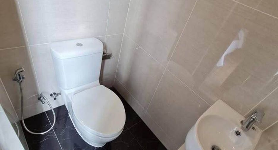 For sale 1 bed condo in Khlong Toei, Bangkok