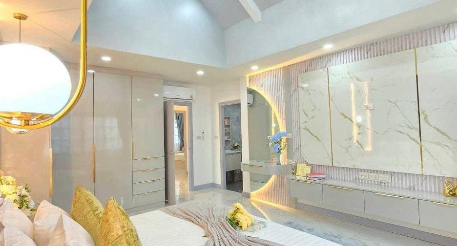 For sale 4 bedrooms condo in Bang Lamung, Chonburi