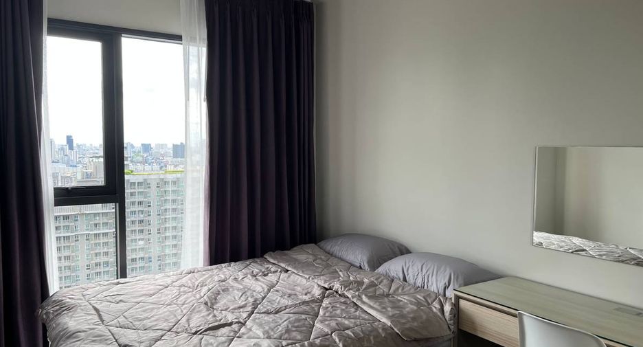 For rent 2 bedrooms condo in Huai Khwang, Bangkok