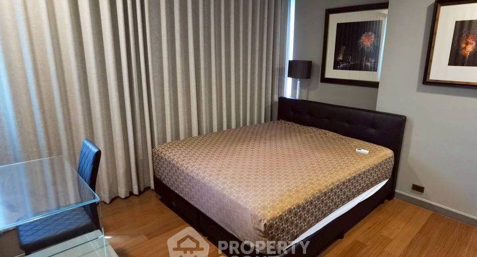 For rent 2 bedrooms condo in Bang Rak, Bangkok