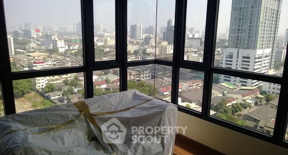 For rent 2 bedrooms condo in Phaya Thai, Bangkok