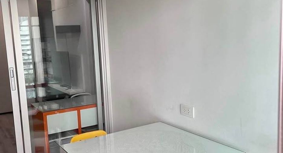 For rent 1 bed condo in Sathon, Bangkok