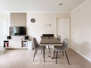 For rent 2 bedrooms condo in Yan Nawa, Bangkok