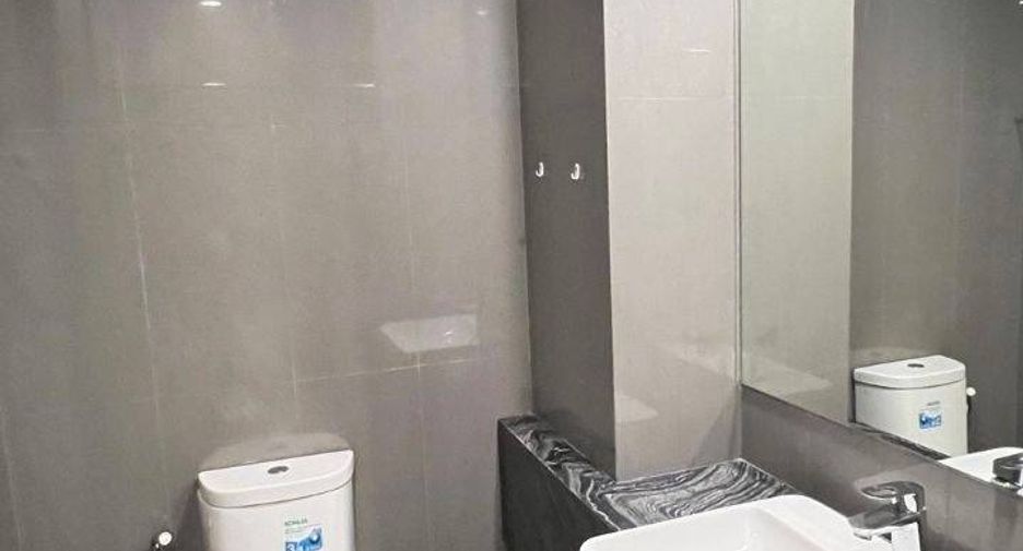 For rent 2 bedrooms condo in Bang Rak, Bangkok