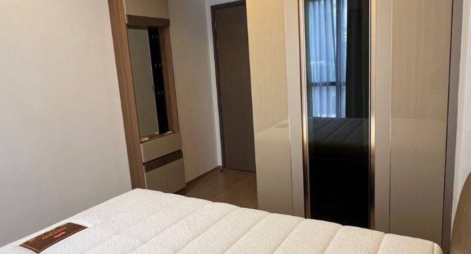 For rent 2 bedrooms condo in Bang Rak, Bangkok