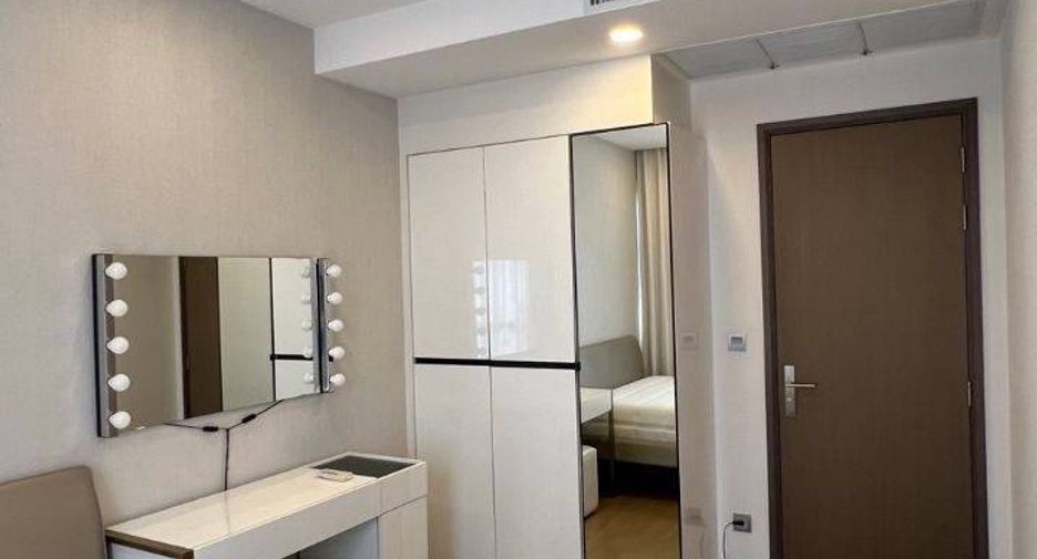 For rent 2 bedrooms condo in Bang Rak, Bangkok