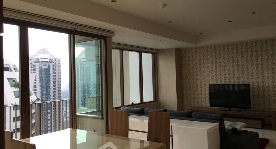 For rent 2 bedrooms condo in Khlong Toei, Bangkok
