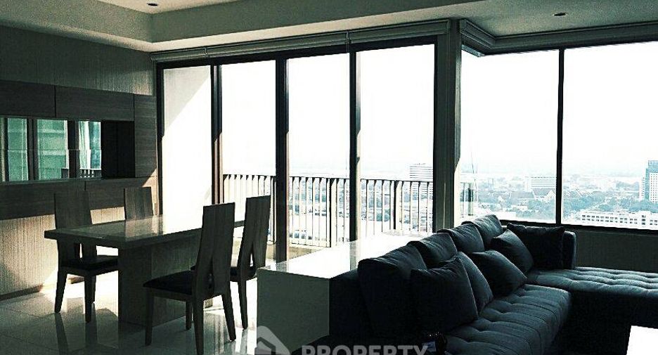 For rent 2 bedrooms condo in Khlong Toei, Bangkok
