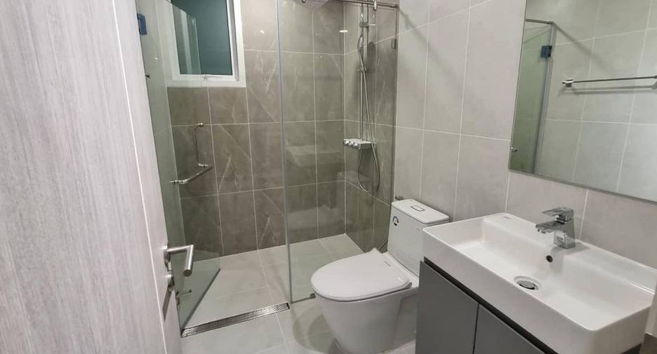 For rent 2 bedrooms condo in Bang Rak, Bangkok