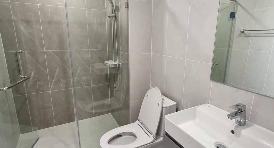 For rent 2 bedrooms condo in Bang Rak, Bangkok