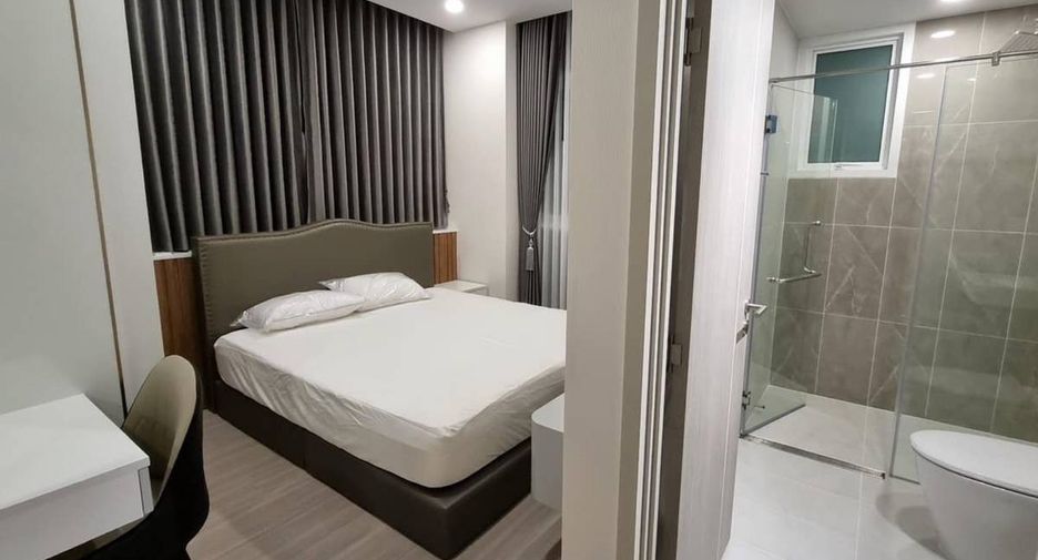 For rent 2 bedrooms condo in Bang Rak, Bangkok