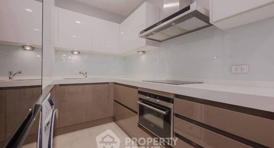 For rent 2 bedrooms condo in Pathum Wan, Bangkok