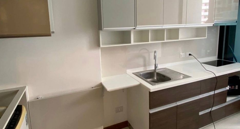 For rent 2 bedrooms condo in Khlong San, Bangkok