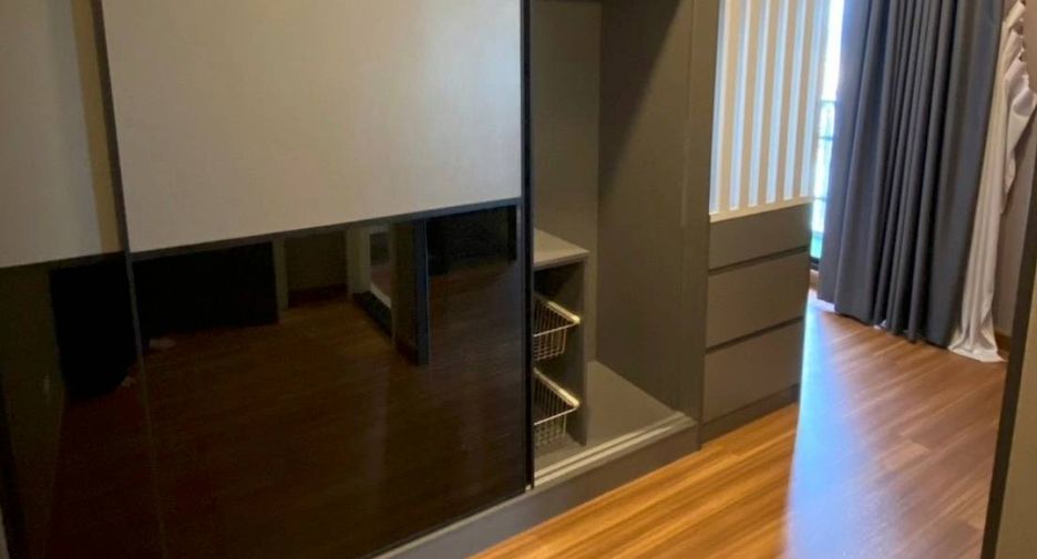 For rent 2 bedrooms condo in Khlong San, Bangkok