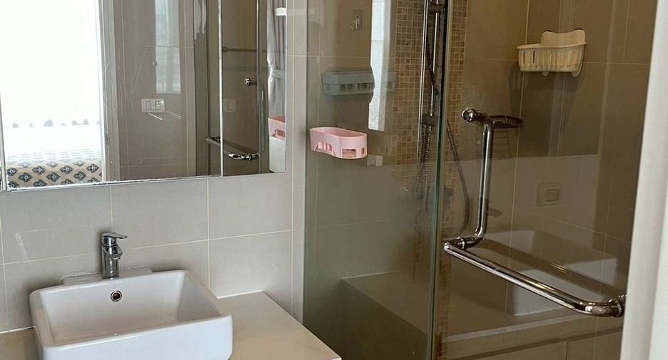 For rent 1 bed condo in Watthana, Bangkok