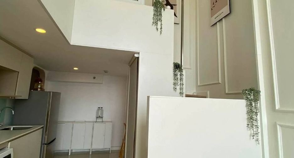 For rent 2 bedrooms condo in Sathon, Bangkok