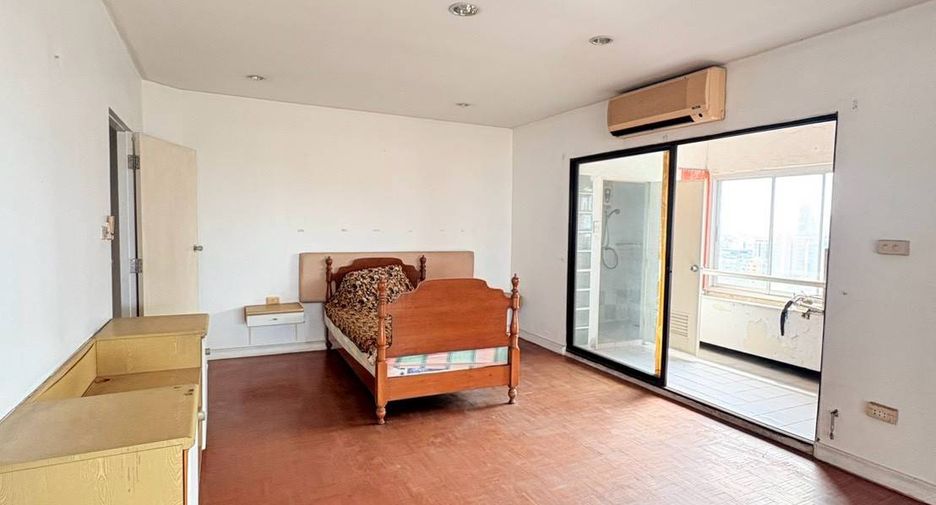 For rent 2 bedrooms condo in Bang Na, Bangkok