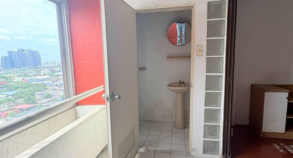 For rent 2 bedrooms condo in Bang Na, Bangkok