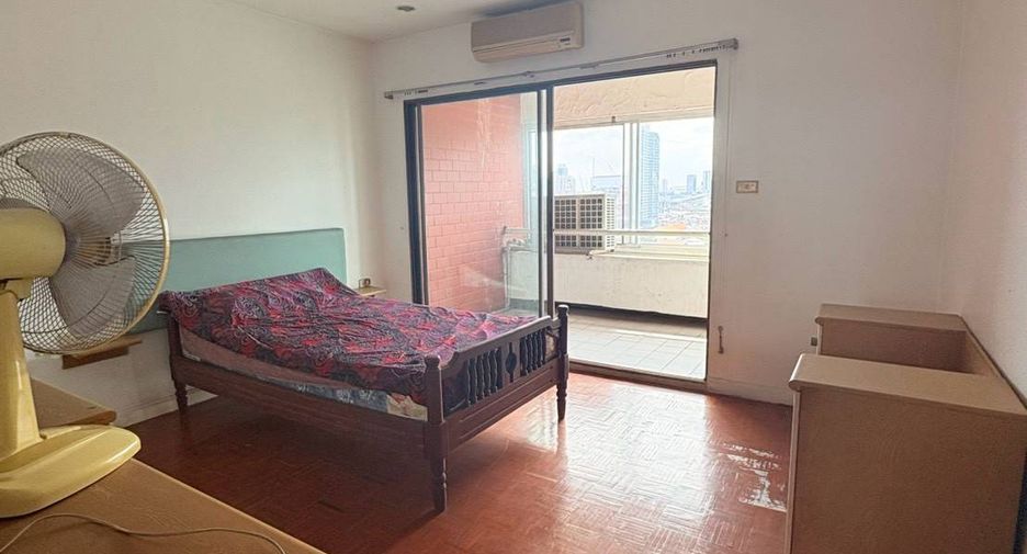For rent 2 bedrooms condo in Bang Na, Bangkok