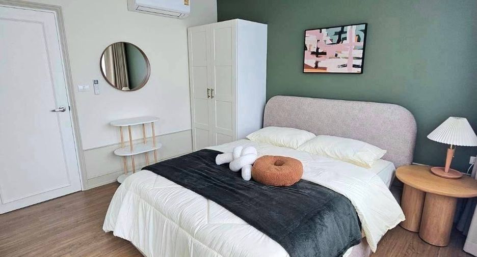For rent 3 bedrooms townhouse in Saphan Sung, Bangkok