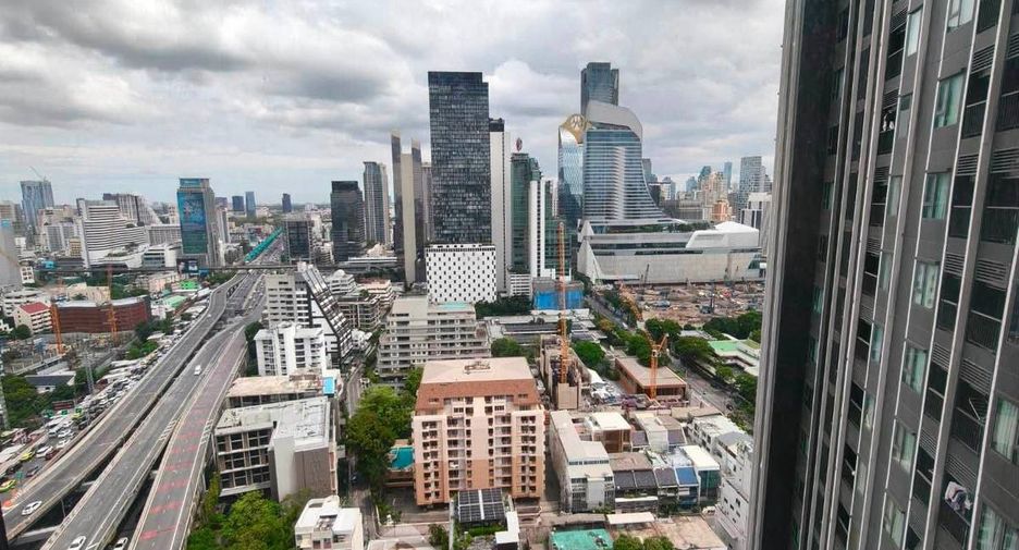 For rent 1 bed condo in Pathum Wan, Bangkok