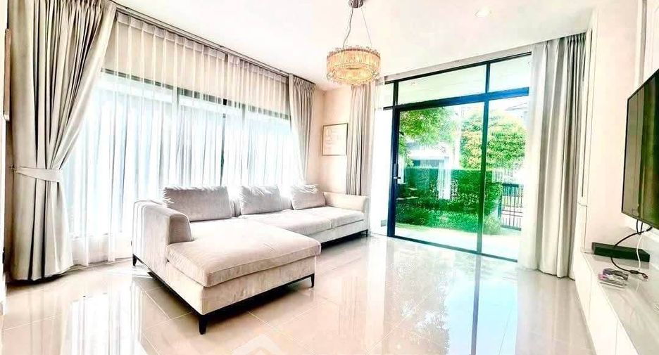 For rent 4 bedrooms house in Bang Kapi, Bangkok