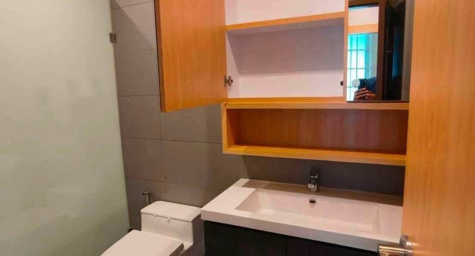 For rent 2 bedrooms condo in Ratchathewi, Bangkok