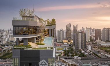 For rent 2 bedrooms condo in Huai Khwang, Bangkok