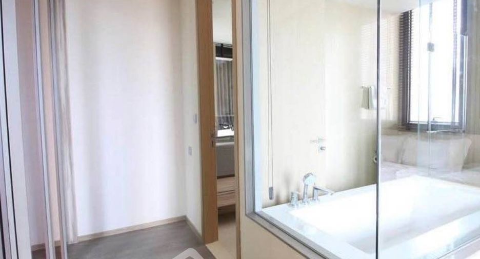 À louer 2 chambres condo à Watthana, Bangkok