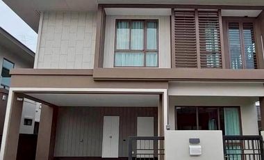 For rent 4 bedrooms house in Bang Kapi, Bangkok