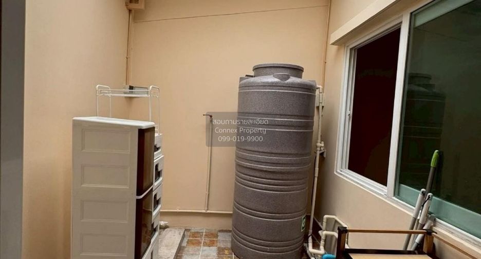 For sale 4 bedrooms townhouse in Sai Mai, Bangkok