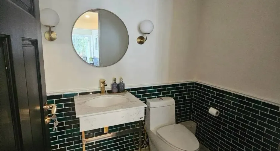 Haus zum Kauf und zur Miete mit 3 Zimmer in Watthana, Bangkok