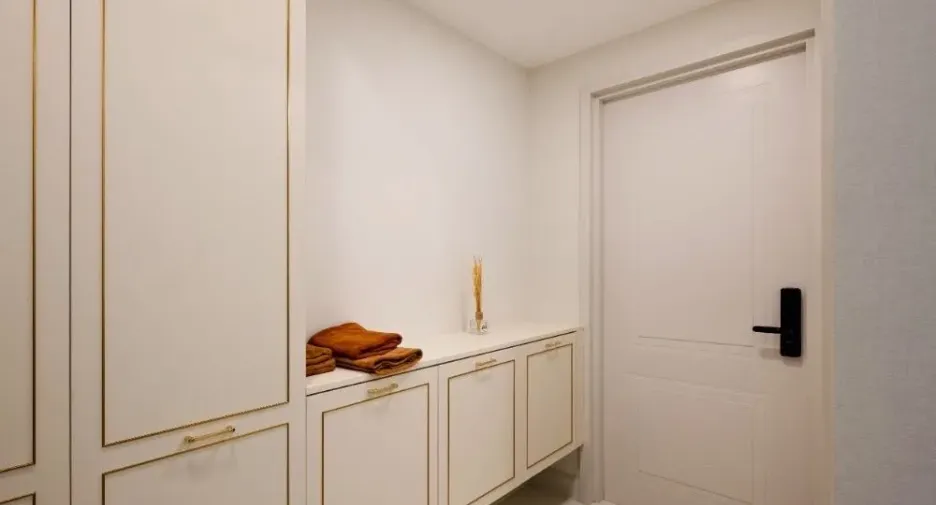 For sale and for rent 4 bedrooms townhouse in Saphan Sung, Bangkok