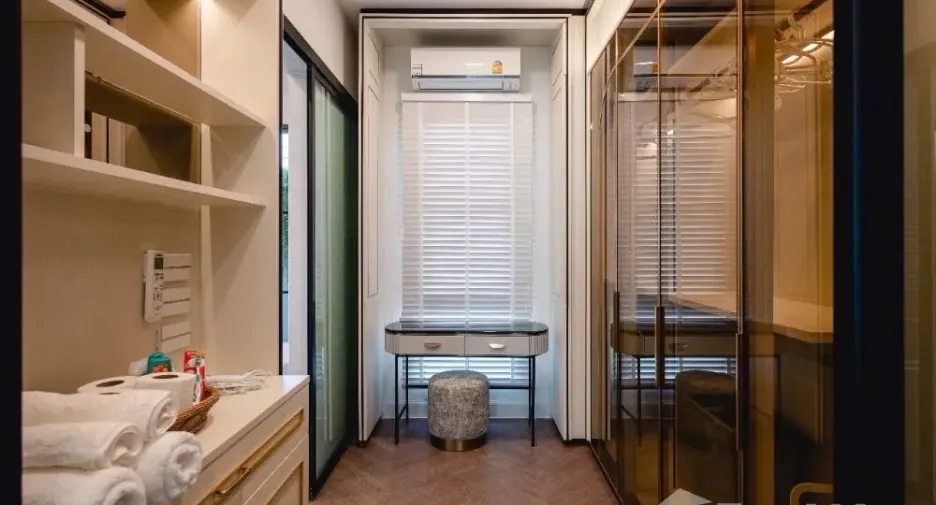 For sale and for rent 4 bedrooms townhouse in Saphan Sung, Bangkok