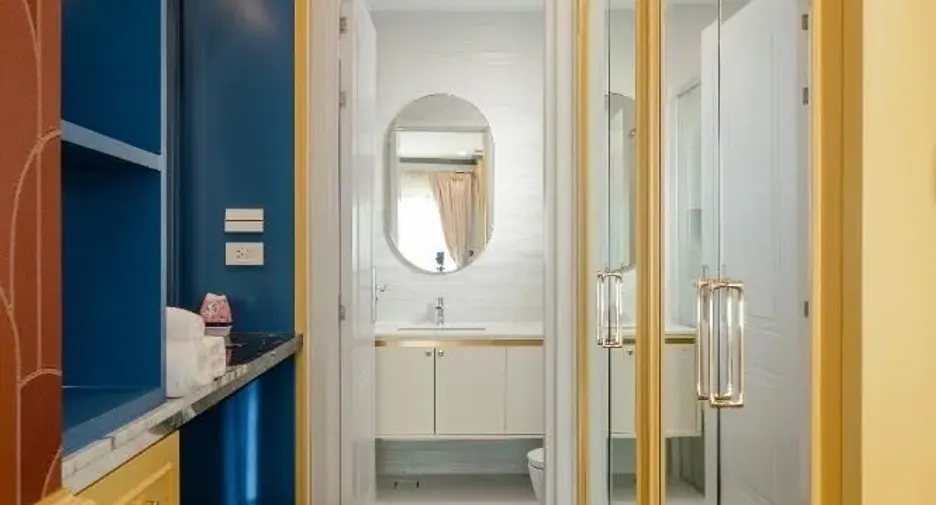 For sale and for rent 4 bedrooms townhouse in Saphan Sung, Bangkok
