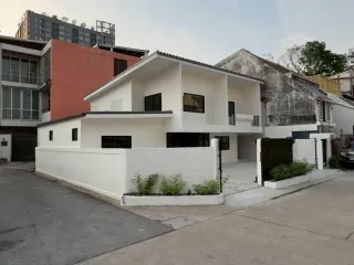 For rent 3 bedrooms house in Huai Khwang, Bangkok