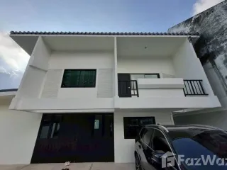 For rent 3 bedrooms house in Huai Khwang, Bangkok