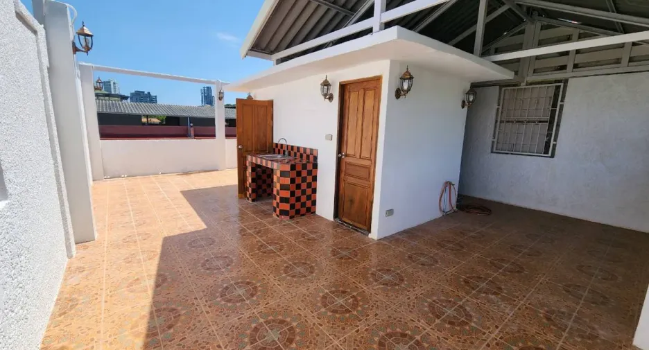 For sale 4 bedrooms townhouse in Bang Lamung, Chonburi